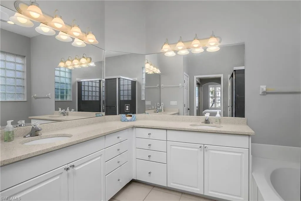 2272 Island Cove CIR, Naples, FL 34109,225028986