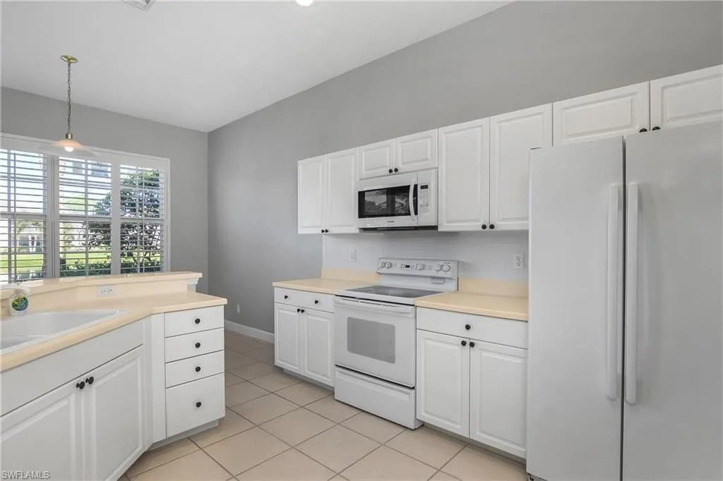 2272 Island Cove CIR, Naples, FL 34109,225028986