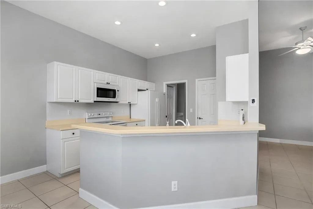 2272 Island Cove CIR, Naples, FL 34109,225028986