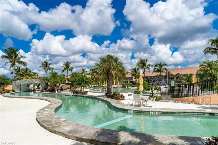 600 ft lazy river pool
