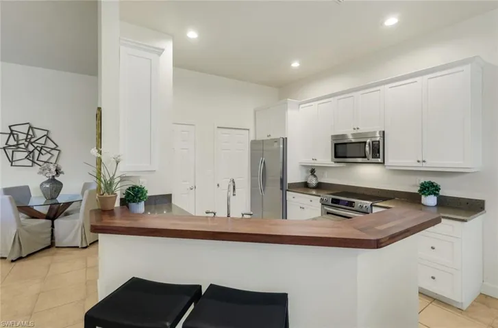2328  Island Cove  CIR, Naples, FL 34109