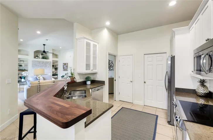 2328  Island Cove  CIR, Naples, FL 34109