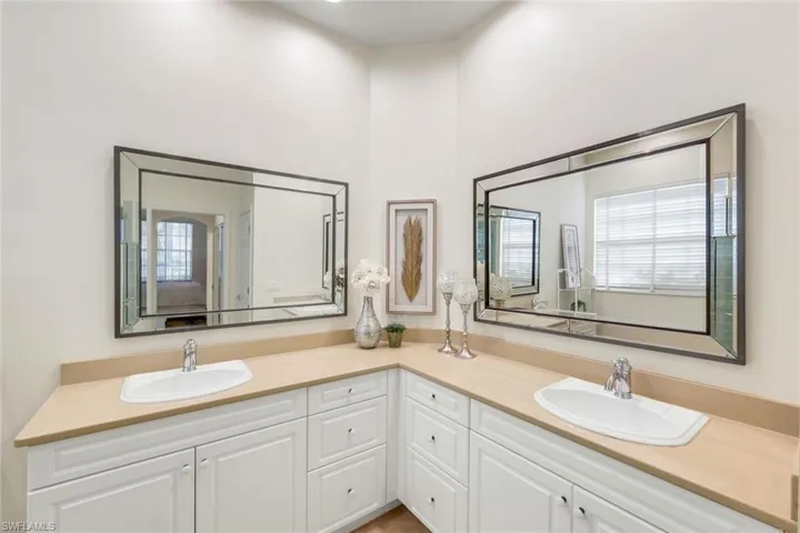 2328  Island Cove  CIR, Naples, FL 34109