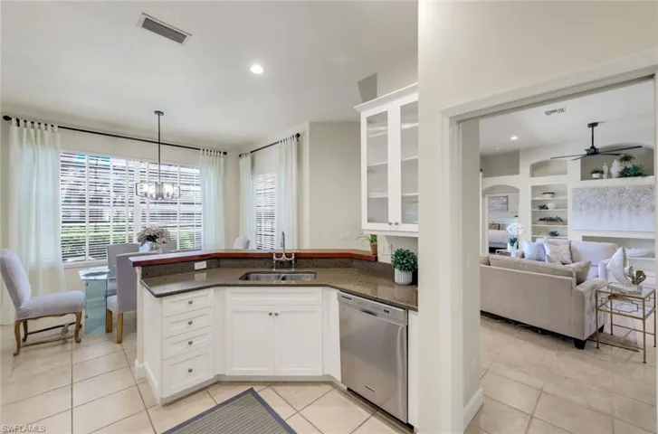 2328  Island Cove  CIR, Naples, FL 34109