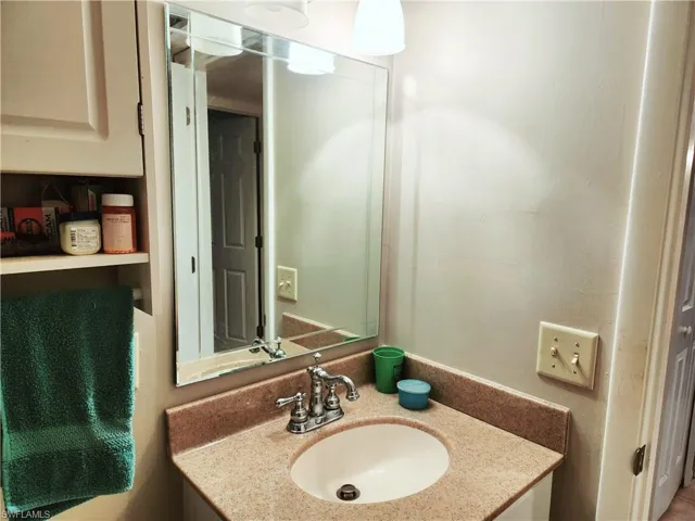 Guest Full Bath
