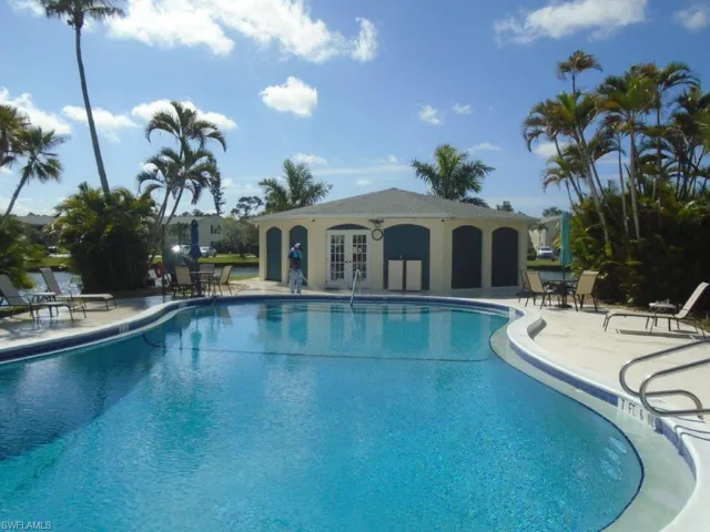 Club hse/pool