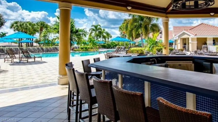 8223 Parkstone Pl 102, Naples, Florida 34120