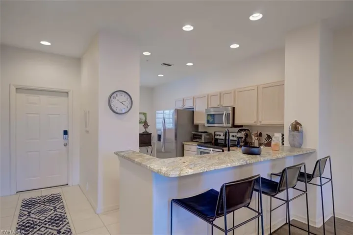 8223 Parkstone Pl 102, Naples, Florida 34120