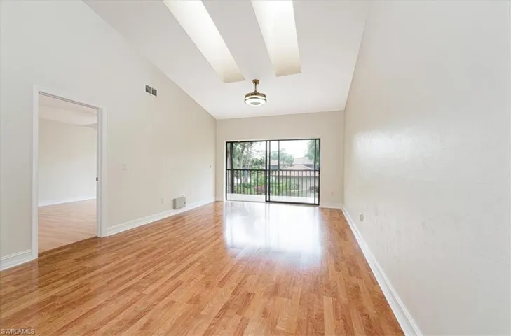 3219 Horse Carriage Way 6, Naples, Florida 34105