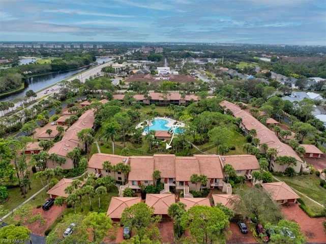 3219 Horse Carriage Way 6, Naples, Florida 34105