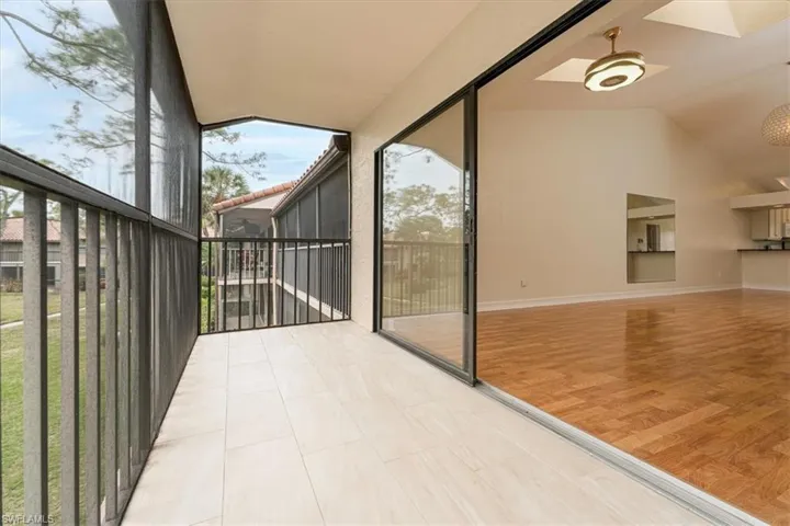 3219 Horse Carriage Way 6, Naples, Florida 34105