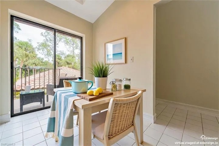 3219 Horse Carriage Way 6, Naples, Florida 34105