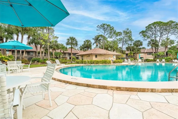 3219 Horse Carriage Way 6, Naples, Florida 34105