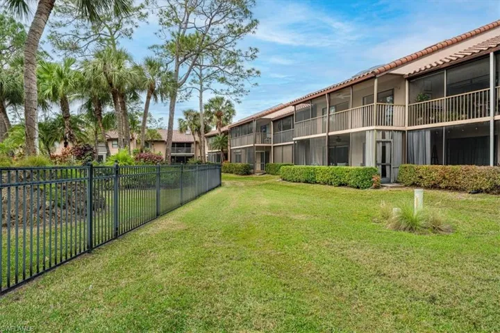 3219 Horse Carriage Way 6, Naples, Florida 34105