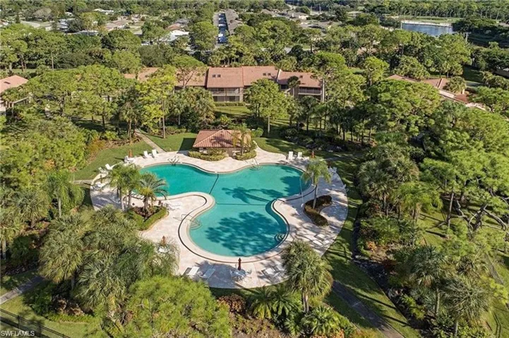 3219 Horse Carriage Way 6, Naples, Florida 34105