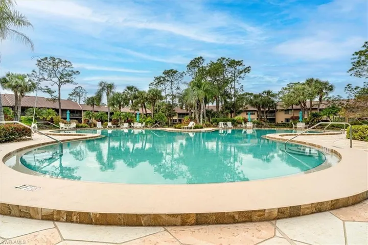 3219 Horse Carriage Way 6, Naples, Florida 34105