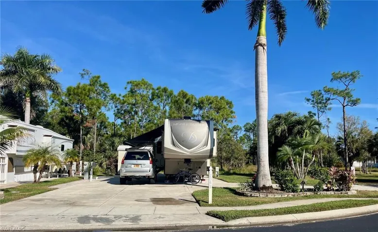 1348 Diamond Lake Cir, Naples, Florida 34114