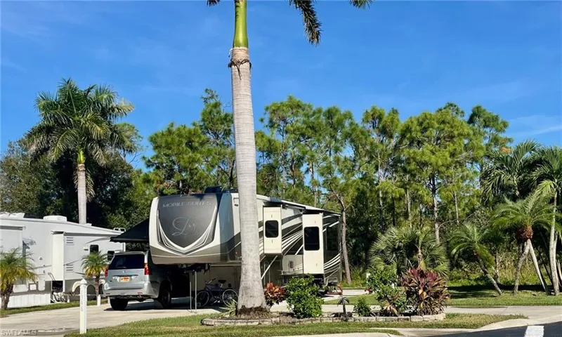 1348 Diamond Lake Cir, Naples, Florida 34114