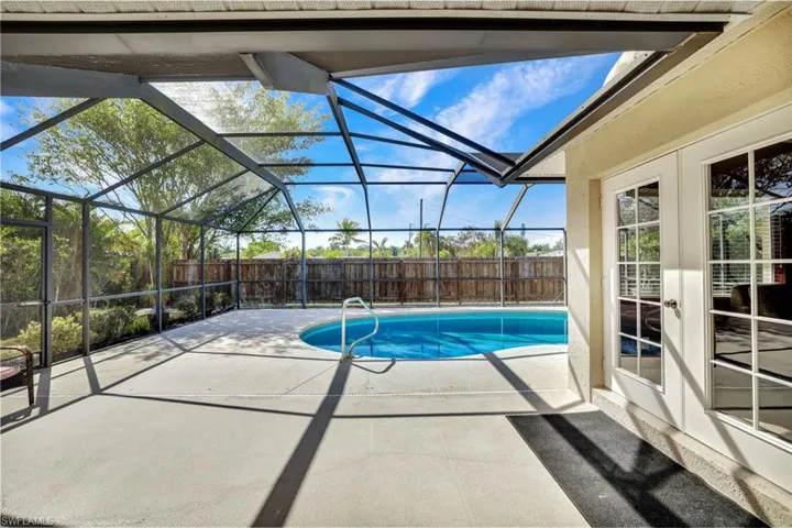 Easy access to the pool!