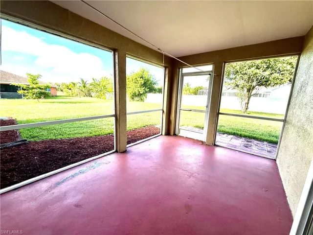 Screened Lanai.