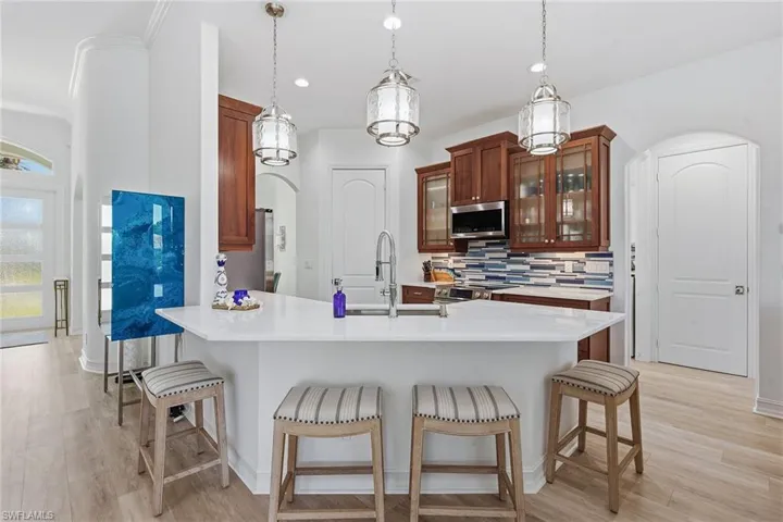 366 Grapewood Ct, Marco Island, Florida 34145