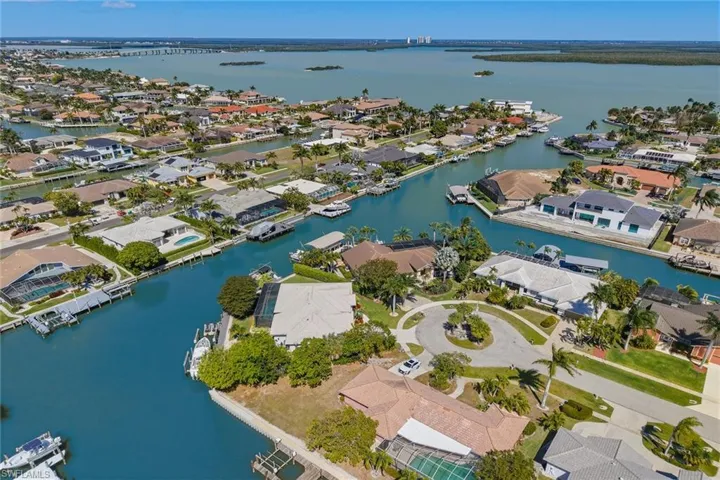 366 Grapewood Ct, Marco Island, Florida 34145