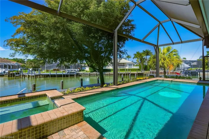 366 Grapewood Ct, Marco Island, Florida 34145
