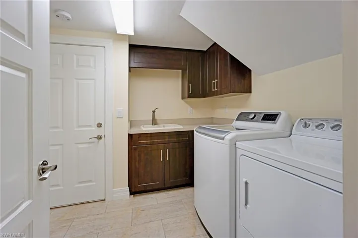 8472 Abbington Cir # 2011, Naples, Florida 34108