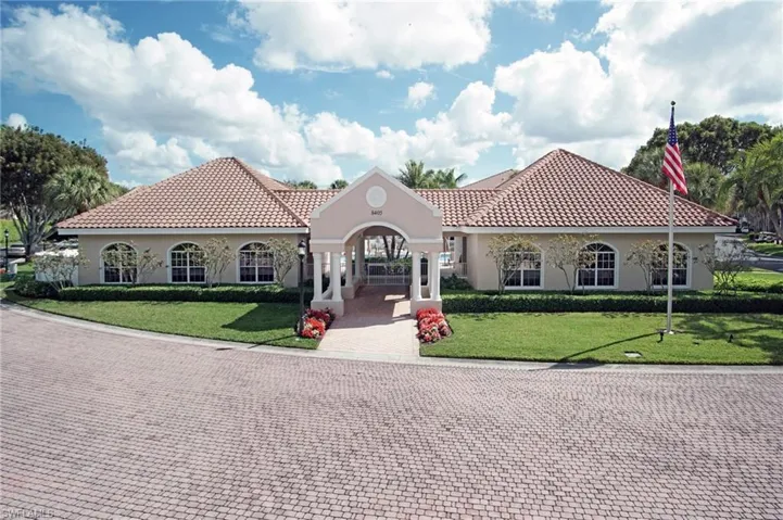 8472 Abbington Cir # 2011, Naples, Florida 34108