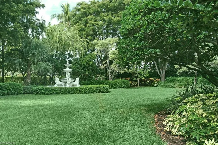 8472 Abbington Cir # 2011, Naples, Florida 34108