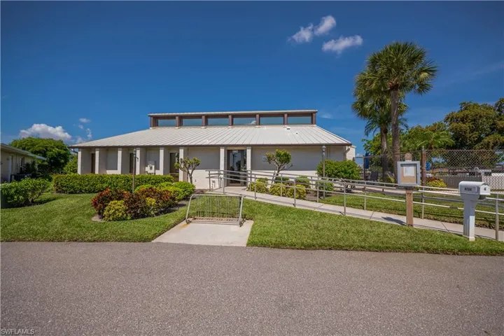 9782 Deerfoot Dr, Fort Myers, Florida 33919