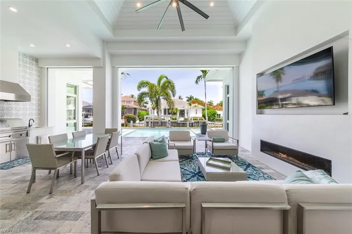 2100 Snook Dr, Naples, Florida 34102