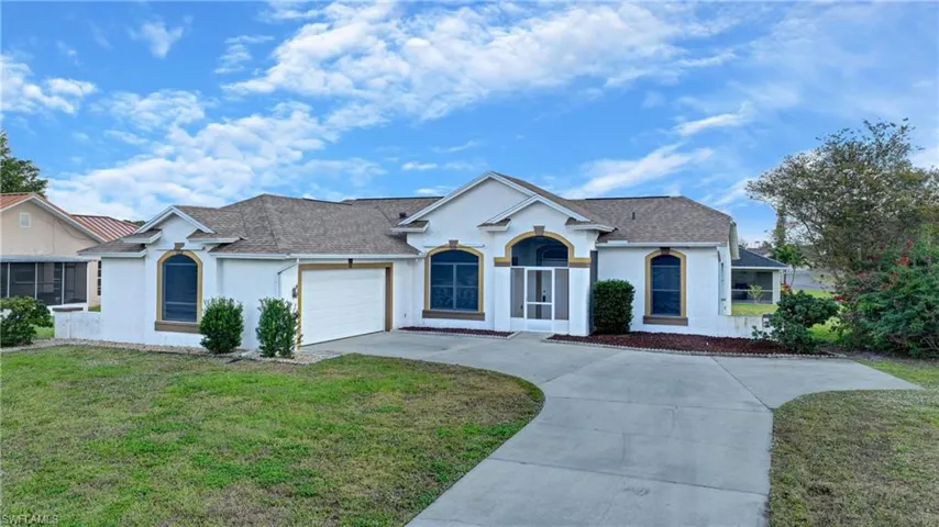 239  Lauberge  CT, Lehigh Acres, FL 33936