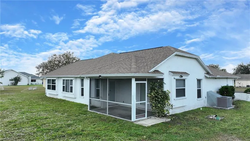 239  Lauberge  CT, Lehigh Acres, FL 33936