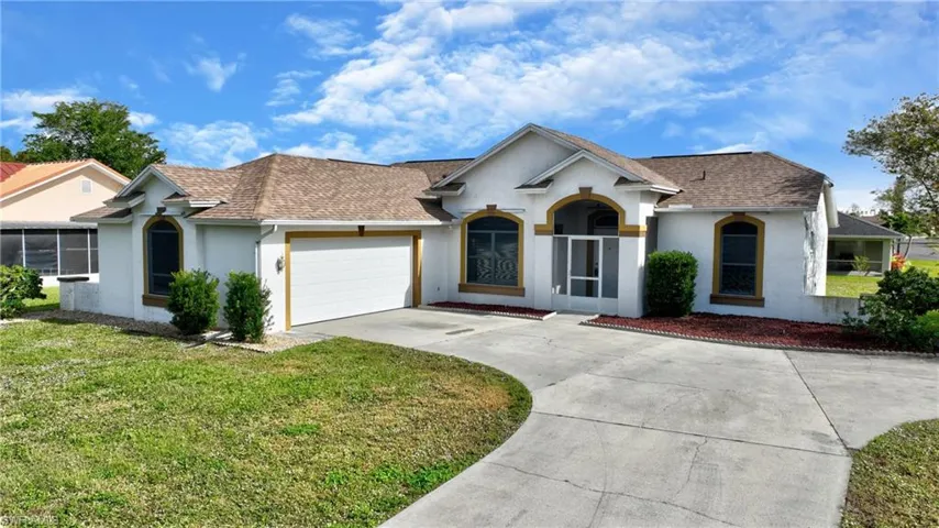239  Lauberge  CT, Lehigh Acres, FL 33936