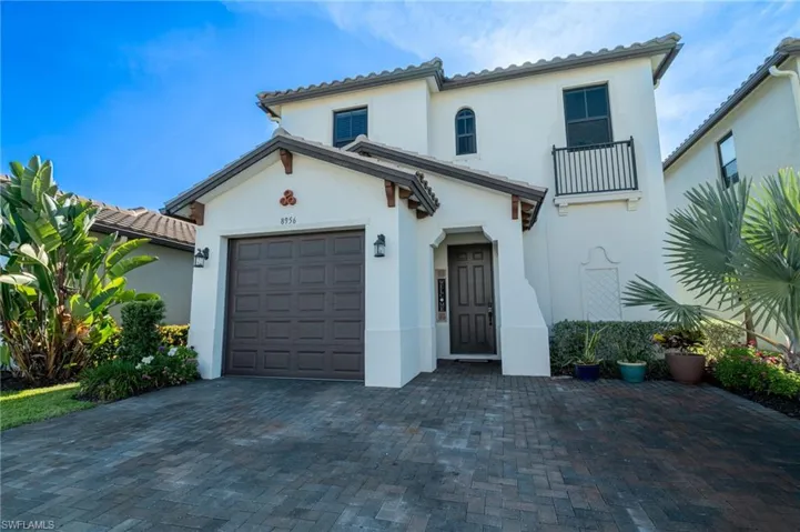 8956 Madrid Cir, Naples, Florida 34104