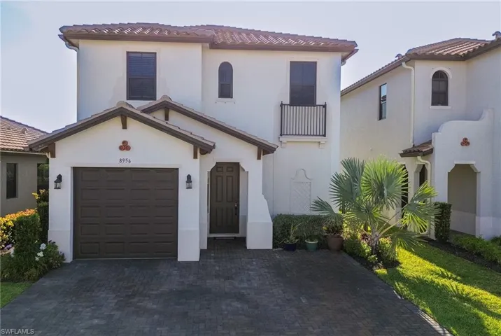 8956 Madrid Cir, Naples, Florida 34104