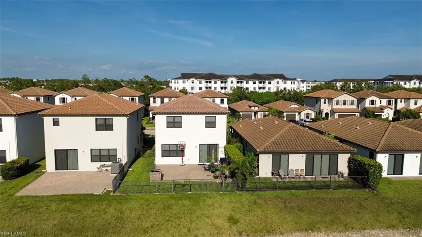 8956 Madrid Cir, Naples, Florida 34104