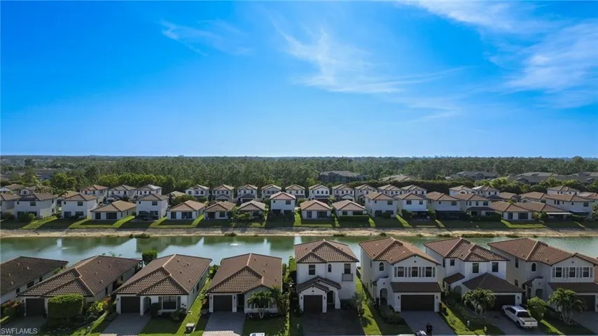 8956 Madrid Cir, Naples, Florida 34104