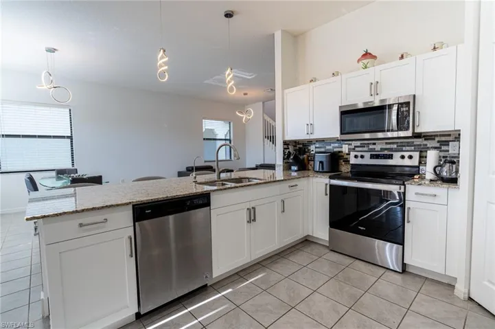 8956 Madrid Cir, Naples, Florida 34104