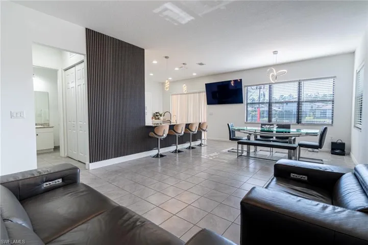 8956 Madrid Cir, Naples, Florida 34104