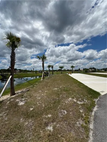 327 Sovereign St, Punta Gorda, Florida 33982