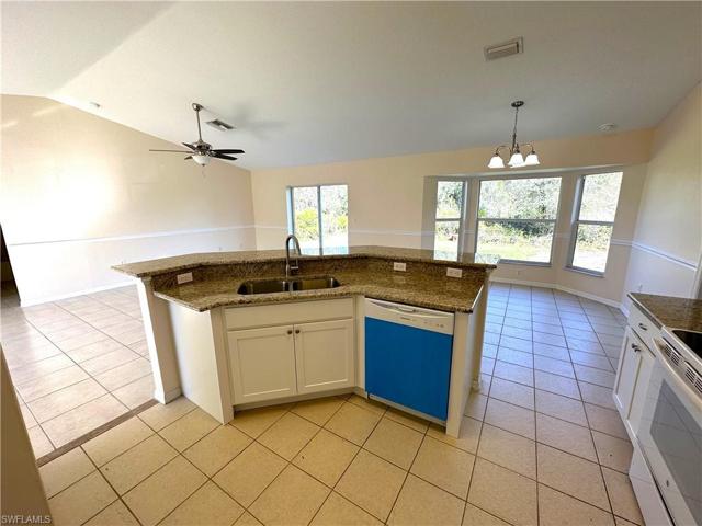 1221  Hillburn E ST, LEHIGH ACRES, FL 33974