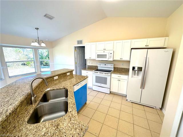 1221  Hillburn E ST, LEHIGH ACRES, FL 33974