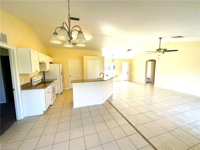 1221  Hillburn E ST, LEHIGH ACRES, FL 33974