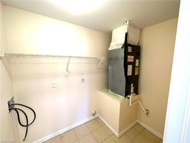 1221  Hillburn E ST, LEHIGH ACRES, FL 33974