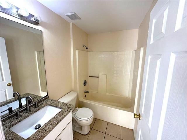 1221  Hillburn E ST, LEHIGH ACRES, FL 33974