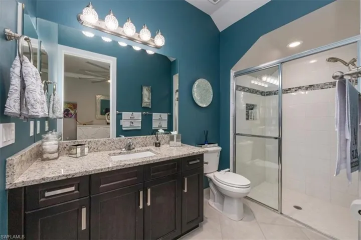 Full Bathroom off Den