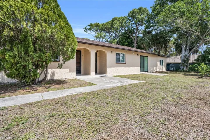 423 24th Ave, Cape Coral, Florida 33990