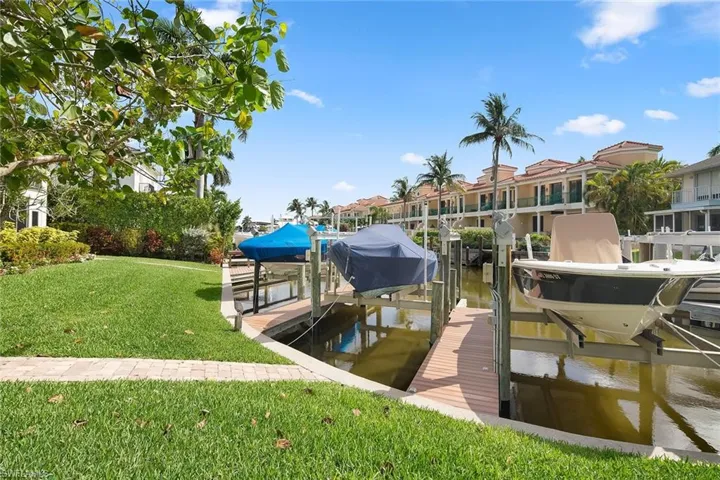 1435 Blue Point Ave 1435, Naples, Florida 34102